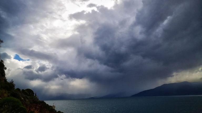 Επιδείνωση του καιρού με βροχές και καταιγίδες από αύριο το απόγευμα