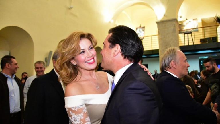 Οι Εγγλέζοι ζητούν από τον Κόρμπιν να ακολουθήσει το παράδειγμα Άδωνι και Βορίδη