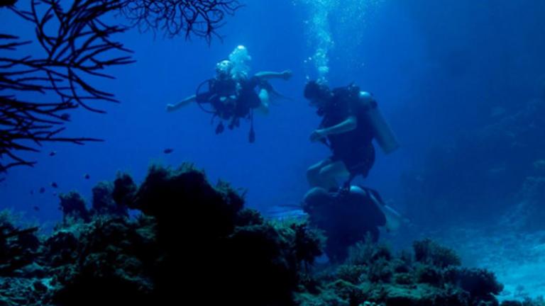 Κάρπαθος: Συνεχίζεται η αγωνιώδης επιχείρηση διάσωσης των δύο δυτών