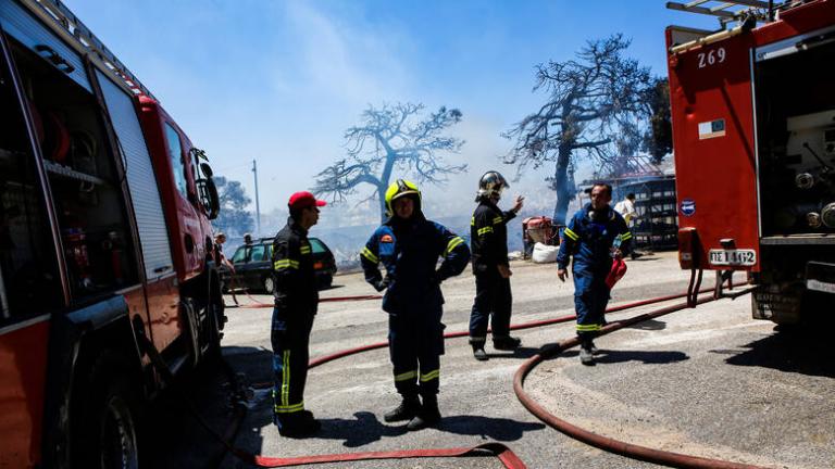 Υπό μερικό έλεγχο η φωτιά στον Διόνυσο Αττικής