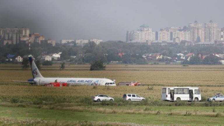 «Θαύμα πάνω από τη Μόσχα»: Αναγκαστική προσγείωση αεροσκάφους - 23 τραυματίες (ΦΩΤΟ)