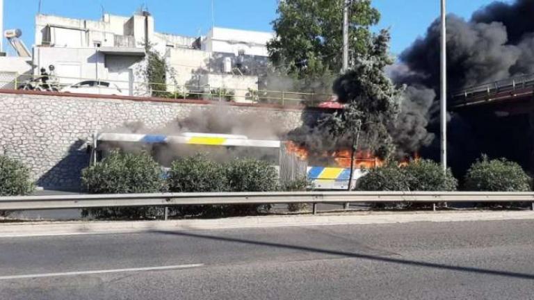 Φωτιά σε εν κινήσει λεωφορείο του ΟΑΣΑ στη Νέα Φιλαδέλφεια