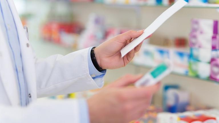 Αντίθετος ο Φαρμακευτικός Σύλλογος Αττικής στη δωρεάν διάθεση φαρμάκων για σοβαρές παθήσεις από ιδιωτικά φαρμακεία