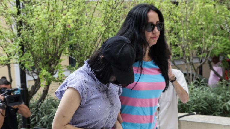 Πώς πήρε την απόφαση να αφήσει το μωρό της  στην είσοδο πολυκατοικίας, περιέγραψε στην κατάθεσή της η 19χρονη μητέρα 