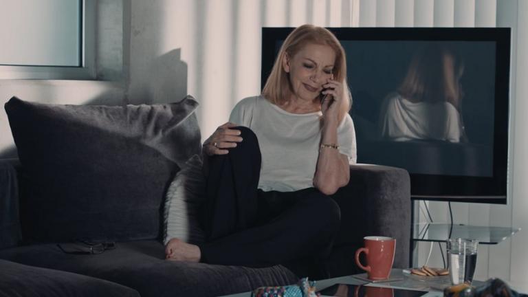 8 Λέξεις (30/09): Η Ηλιάνα ζητάει διαζύγιο από τον Μιχαήλ, αυτός όμως την εκβιάζει