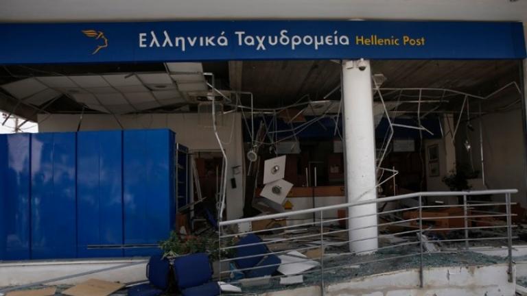 Εμπρηστική επίθεση σε υποκατάστημα των ΕΛΤΑ στην Πεύκη