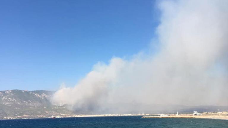 Φωτιά τώρα:  Μαίνεται η πυρκαγιά στο Λουτράκι - Στη μάχη τα εναέρια μέσα