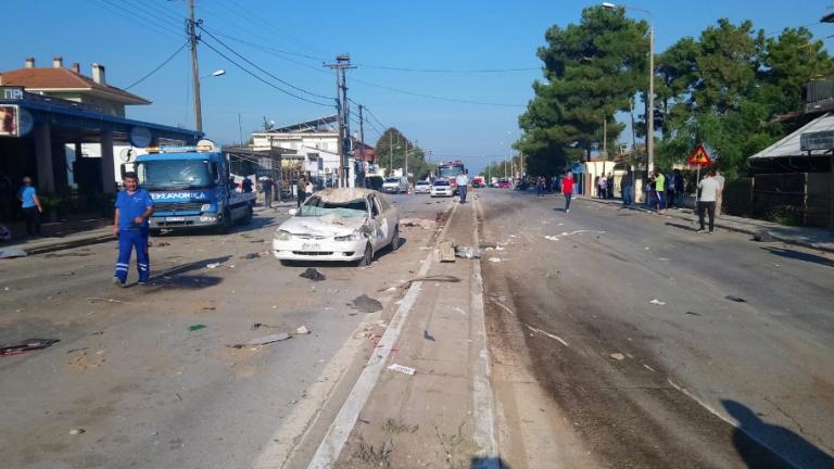 Θεσσαλονίκη: Σοκάρουν οι εικόνες απο το αιματηρό τροχαίο στον Άγιο Βασίλειο