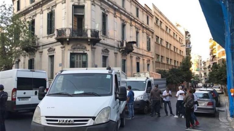 Άθλιες οι συνθήκες για τους μετανάστες στα υπό κατάληψη κτίρια της Αχαρνών - Φωτό από το εσωτερικό 