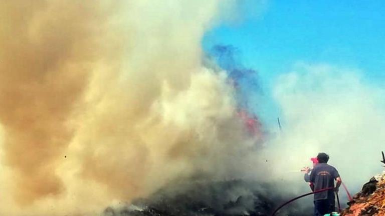 Φωτιά τώρα: Πυρκαγιά στη Μάνδρα, κοντά στα διόδια Ελευσίνας