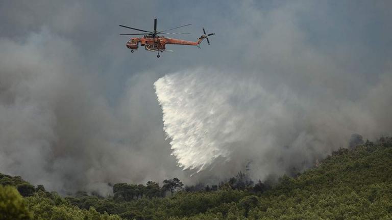 Φωτιά τώρα: Σε εξέλιξη  μεγάλη φωτιά στο Λουτράκι