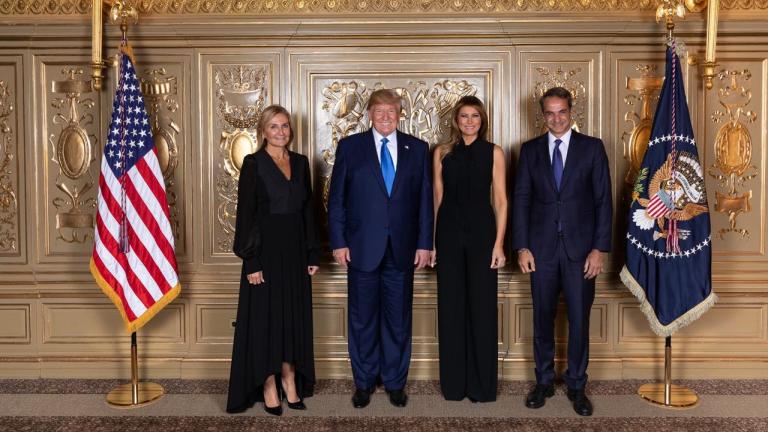 Η φωτογραφία από τη συνάντηση του Κυριάκου και της Μαρέβα Μητσοτάκη με τη Μελάνια και τον Ντόναλντ Τραμπ