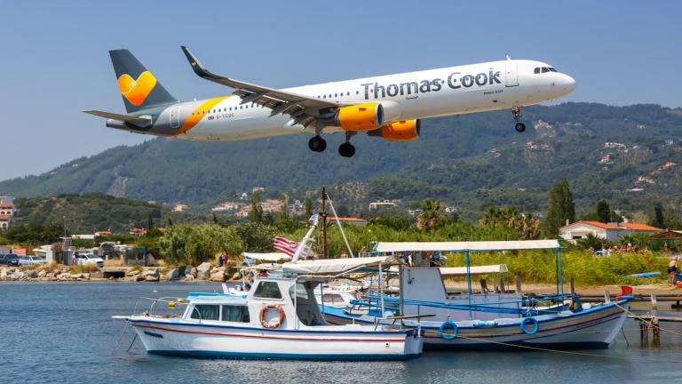 Χρεοκόπησε η Thomas Cook - Αποκλεισμένοι εκατοντάδες χιλιάδες τουρίστες