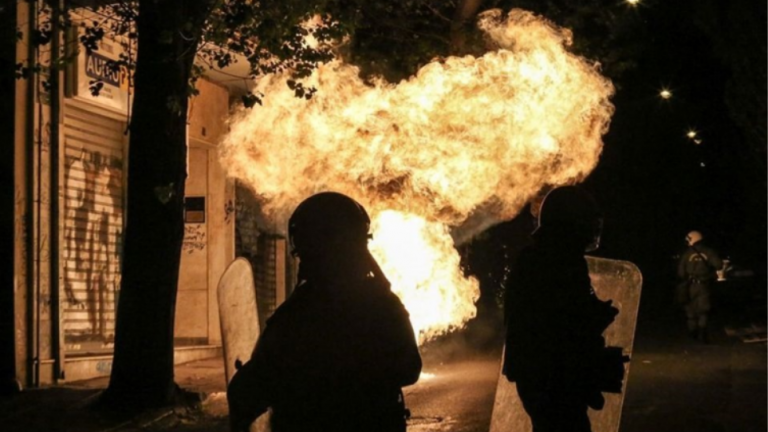 Θεσσαλονίκη: Επίθεση με μολοτόφ σε αστυνομικούς