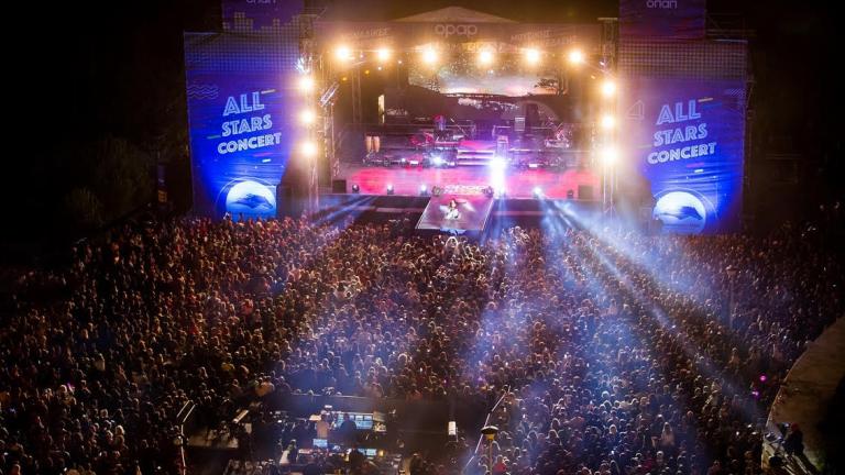 Αll Stars Concert: Σάκης Ρουβάς, Έλενα Παπαρίζου και Ελένη Φουρέιρα ξεσηκώσαν περισσότερους από 12.000 θεατές στο Μarkopoulo Park 