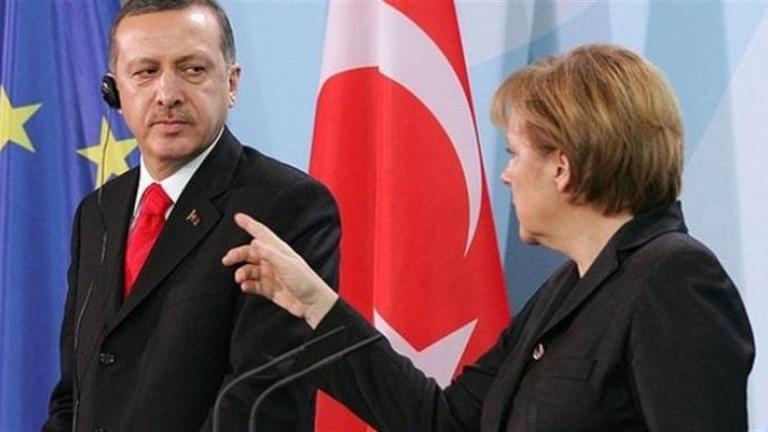Η Μέρκελ ζήτησε από τον Ερντογάν τον τερματισμό της εισβολής στη Συρία