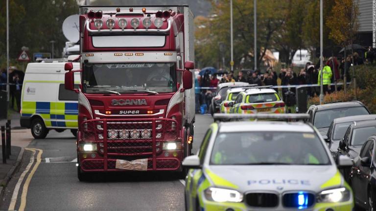 Έσσεξ - «φορτηγό της φρίκης»: Κύκλωμα διακινητών αναζητά η βρετανική αστυνομία