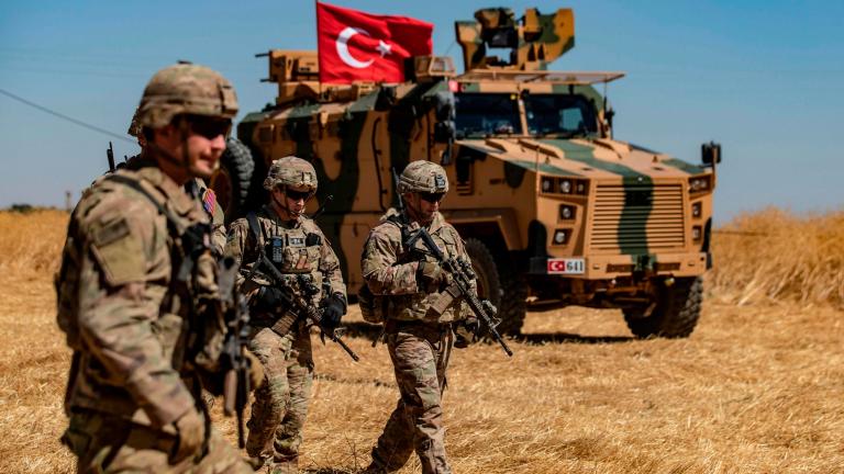 Έτοιμη η Τουρκία για εισβολή στη Συρία - Το πυροβολικό της Τουρκίας έπληξε κουρδικές θέσεις