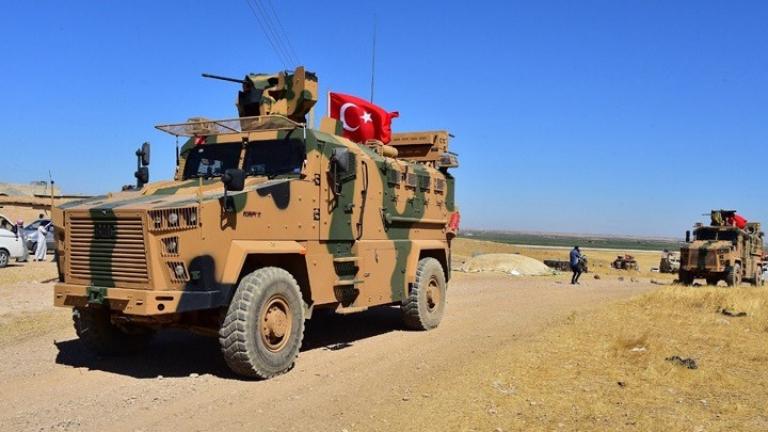 Ο γγ του ΟΗΕ καλωσορίζει την αναστολή της τουρκικής στρατιωτικής επιχείρησης Ο γενικός γραμματέας των Ηνωμένων Εθνών Αντόνιο Γκουτέρες καλωσόρισε «κάθε προσπάθεια» για την αποκλιμάκωση της κατάστασης στη βόρεια Συρία και για την προστασία άμαχου πληθυσμού, ανέφερε με ανακοίνωσή του εκπρόσωπος του ΟΗΕ, καθώς η Τουρκία συμφώνησε να αναστείλει την στρατιωτική της επέμβαση.  «Ο Γενικός Γραμματέας αναγνωρίζει ότι χρειάζονται να γίνουν ακόμα πολλά για μια αποτελεσματική λύση στην κρίση στη Συρία», σημείωσε ο εκπρ