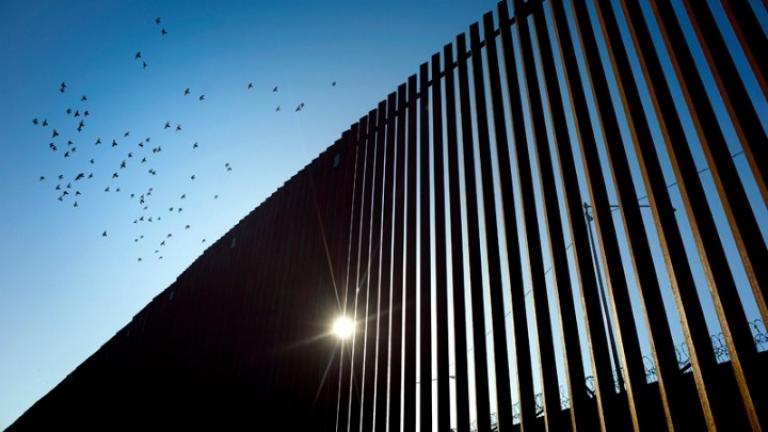 Ο Ντ. Τραμπ υπόσχεται να οικοδομήσει τείχος στο... Κολοράντο που δεν συνορεύει με το Μεξικό!!!