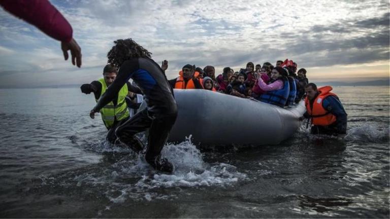 Σχεδόν 450 πρόσφυγες έφτασαν στο Β. Αιγαίο σε 13 ώρες