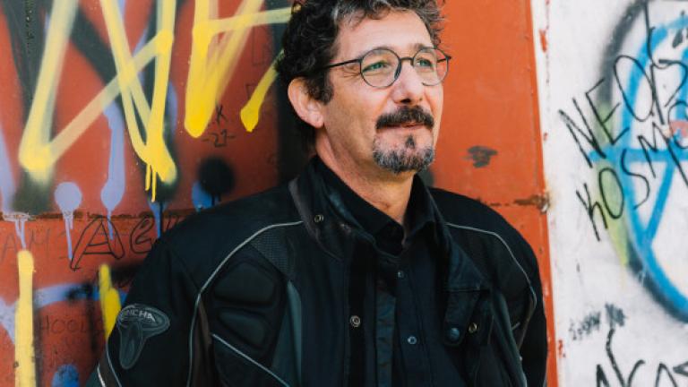 Ο Γιώργος Αυγερόπουλος απαντά σε όσους ψάχνουν να βρουν τα πολιτικά του φρονήματα