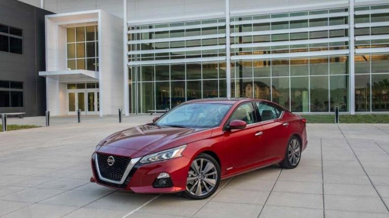 Κορυφαία στις δοκιμές πρόσκρουσης με πεζούς  του IIHS τα Nissan Maxima και Altima