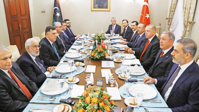 Πανηγυρίζουν οι Τούρκοι για τη συμφωνία με τη Λιβύη: “Χαλάσαμε το παιχνίδι στη Μεσόγειο”