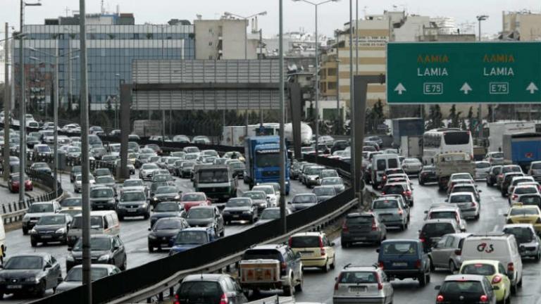 Ο Κακός χαμός στον Κηφισό εξαιτίας καραμπόλας - Προβλήματα και σε άλλους δρόμους - Δείτε live την κίνηση