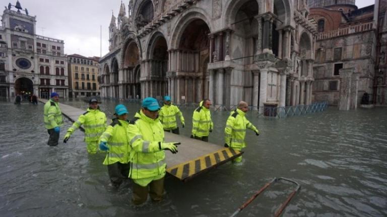 Σφοδρές βροχοπτώσεις, η Βενετία ξανά κάτω από το νερό