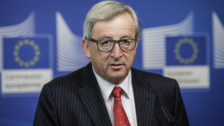 Ο Γιούνκερ παραδίδει τα κλειδιά της προεδρίας της Ευρωπαϊκής Επιτροπής