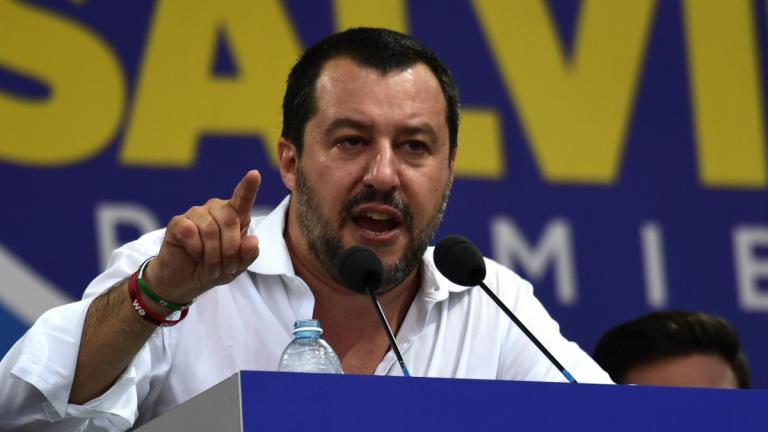 H Λέγκα του Ματέο Σαλβίνι επαναφέρει στο προσκήνιο την πρότασή της για έξοδο της χώρας από το ευρώ