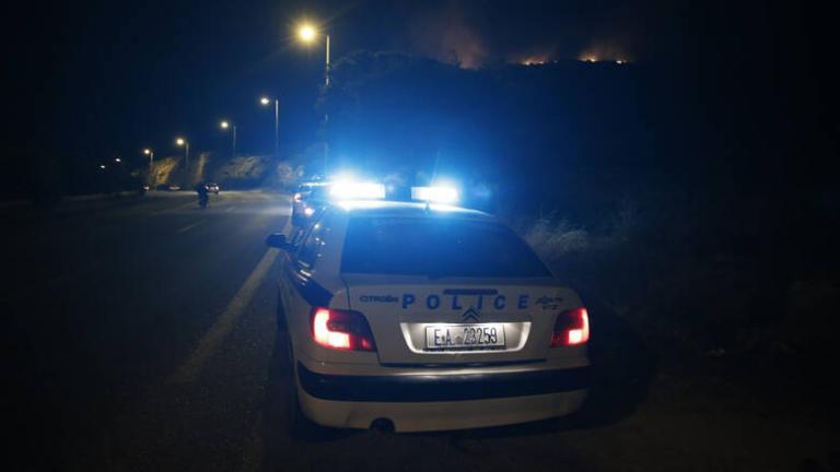 Μπαράζ εμπρησμών τη νύχτα στην Αττική. Στόχοι ο αστυνομικός διευθυντής της εξωτερικής φρουράς Κορυδαλλού και δημοσιογράφος