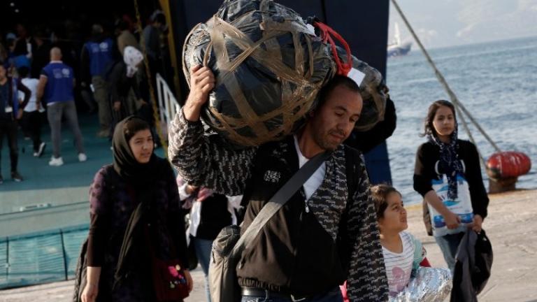 Κάτοικοι εμπόδισαν την αποβίβαση προσφύγων και μεταναστών στη Λέρο