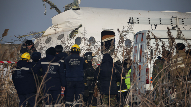 Συντριβή αεροσκάφους στο Καζακστάν: Τουλάχιστον 15 νεκροί και 66 τραυματίες