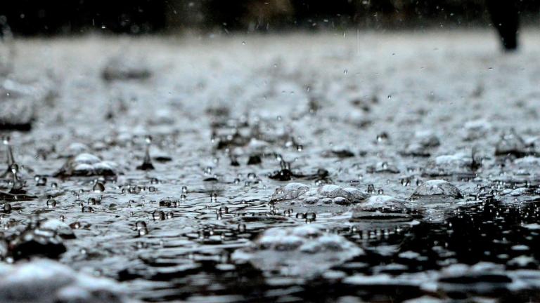 Ποιό είναι το φαινόμενο της «παγωμένης βροχής» που πλήττει περιοχές της Δυτικής Μακεδονίας