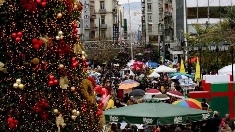 Χριστούγεννα 2019 - Εορταστικό ωράριο: Ποιες Κυριακές θα είναι ανοιχτά τα καταστήματα