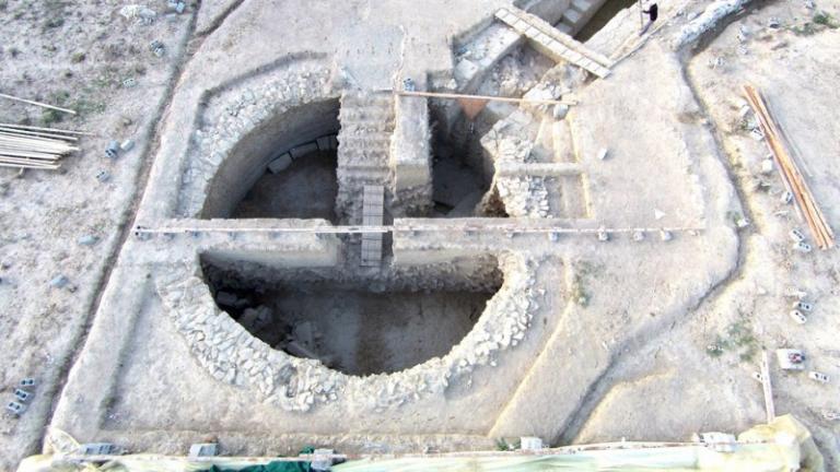 Εντυπωσιακοί αρχαιολογικοί θησαυροί σε δύο νέους ασύλητους θολωτούς τάφους στην Πύλο