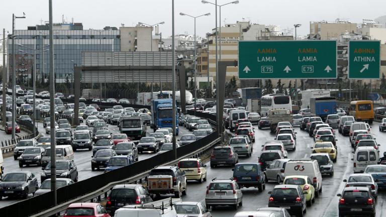 Μεγάλες «ουρές» στους δρόμους της Αθήνας - Δείτε live την κίνηση