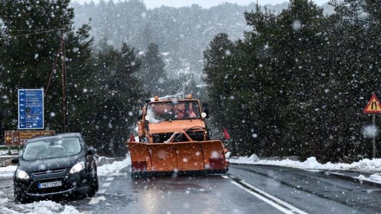 Διακοπή της κυκλοφορίας στην περιοχή της Μάνδρας λόγω της κακοκαιρίας