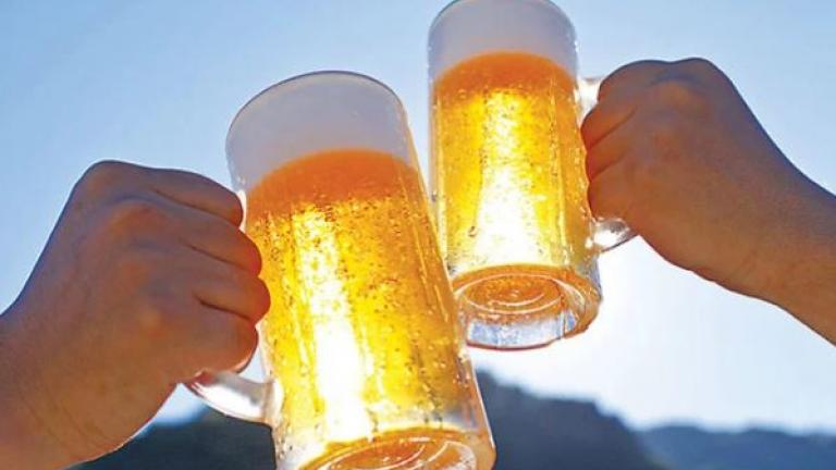 Βρετανοί επιστήμονες άνοιξαν δρόμο για να διατηρείται ο αφρός της μπίρας έως την τελευταία γουλιά