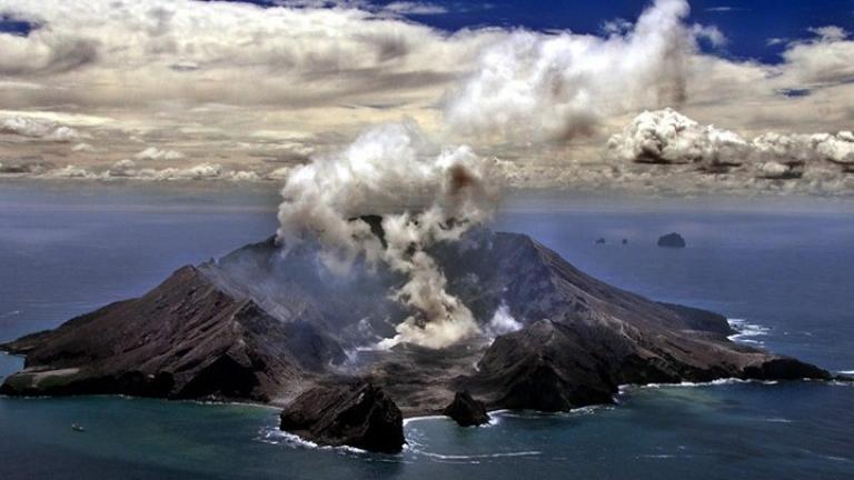 Εκρηξη ηφαιστίου στη Νέα Ζηλανδία: Τουλάχιστον ένας νεκρός και τραυματίες (ΦΩΤΟ-ΒΙΝΤΕΟ)
