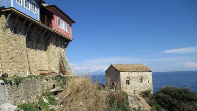 Μυστήριο με γυναικεία οστά στο Άγιον Όρος (ΦΩΤΟ)