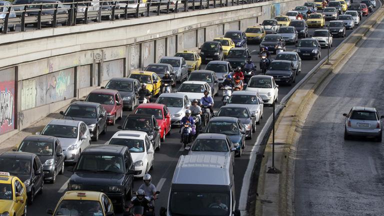 Πάνω από το 70% των ρύπων οξειδίου του αζώτου στην Αθήνα προέρχονται από τα οχήματα