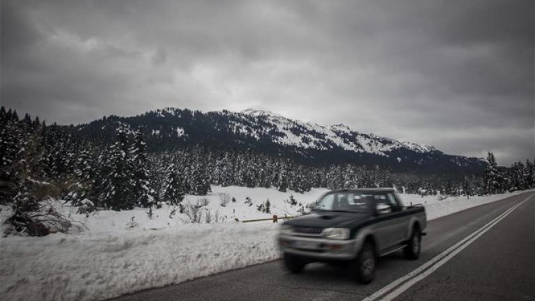 Καιρός 12/01: Βροχές, χιονοπτώσεις και ισχυροί άνεμοι 