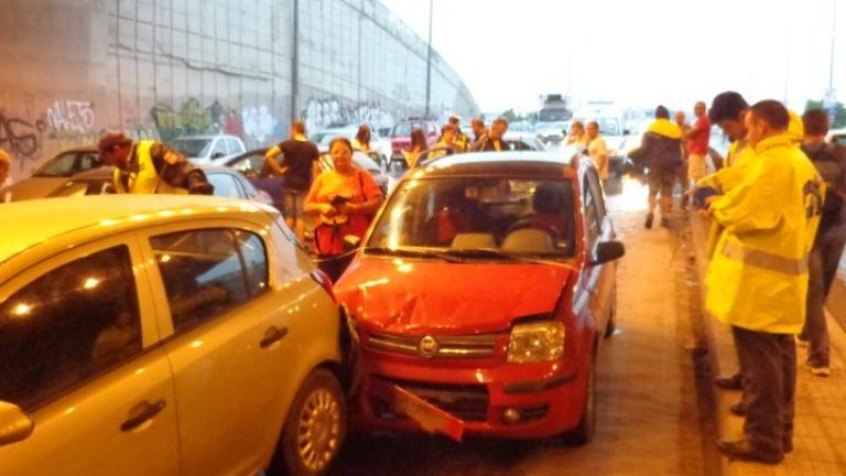 Θεσσαλονίκη: Καραμπόλα πέντε οχημάτων στην περιφερειακή οδό