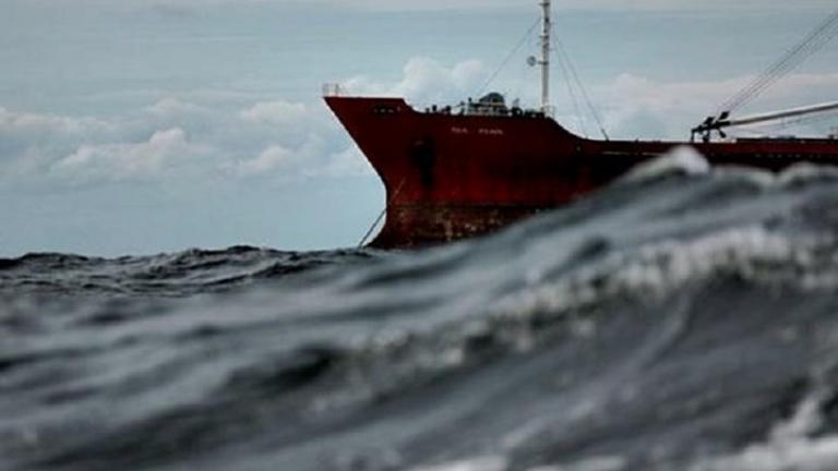 Έκτακτο: Ακυβέρνητο πλοίο με 22 επιβάτες πλέει στο Μυρτώο πέλαγος