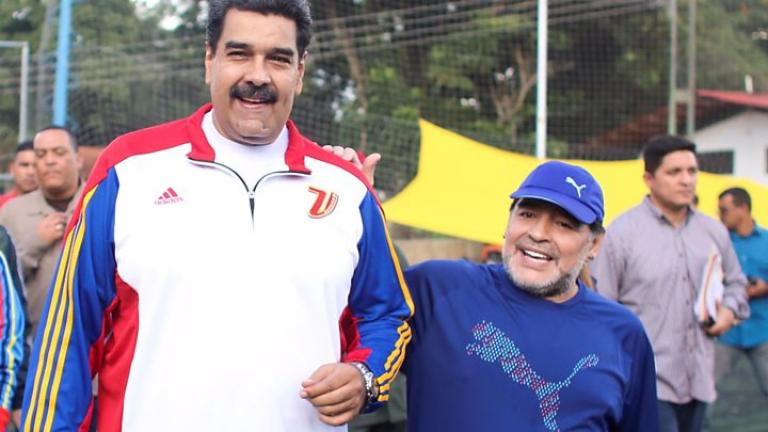 Ο Μαραντόνα στη Βενεζουέλα για τον Μαδούρο