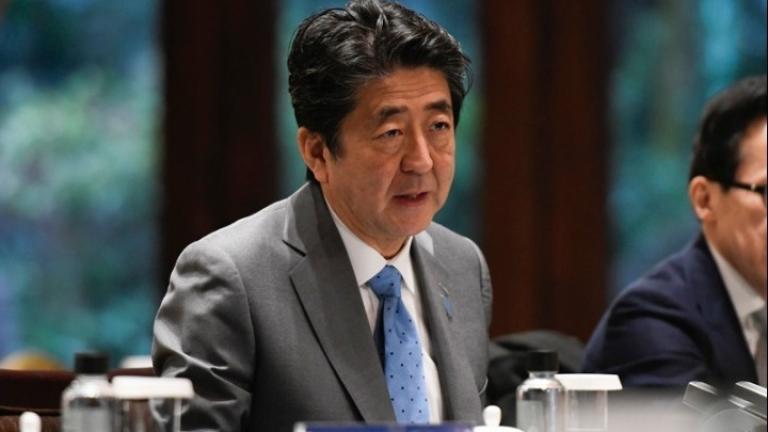 Μια στρατιωτική αναμέτρηση με το Ιράν θα είχε επιπτώσεις σε ολόκληρο τον κόσμο, προειδοποιεί ο Ιάπωνας πρωθυπουργός