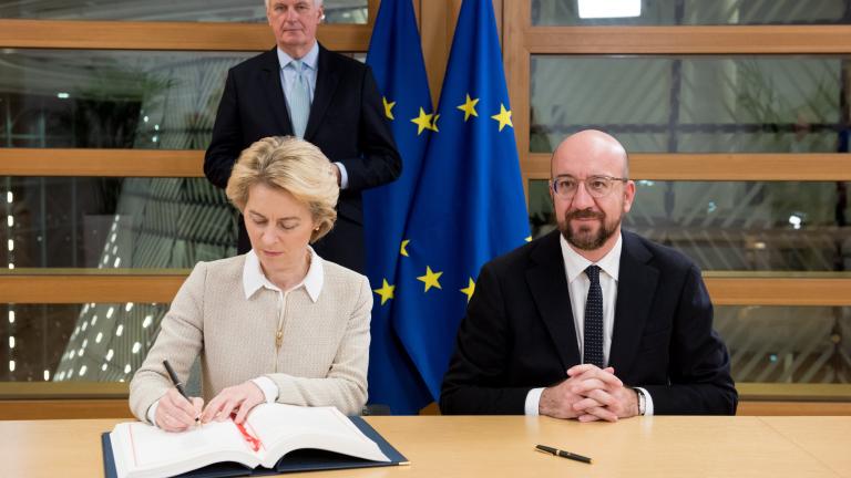Στην τελική ευθεία για το Brexit - Η ΕΕ υπέγραψε τη συμφωνία για την αποχώρηση της Βρετανίας